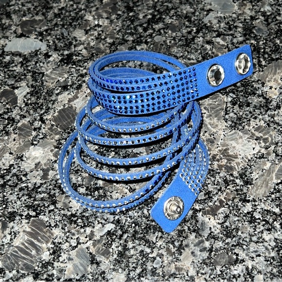 NIB Swarovski Slake Blue Suede Leather Wrap Around Crystal Bracelet - Picture 2 of 11
